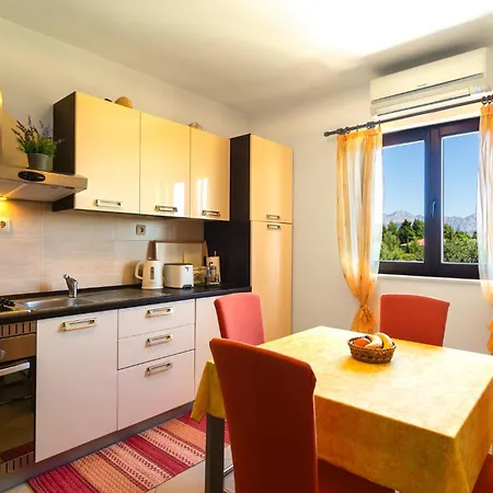 In With View Apartment